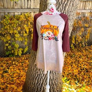 NWT Southern Stitch Thankful Raglan Burgundy and Gray Top w/ floral pump…
